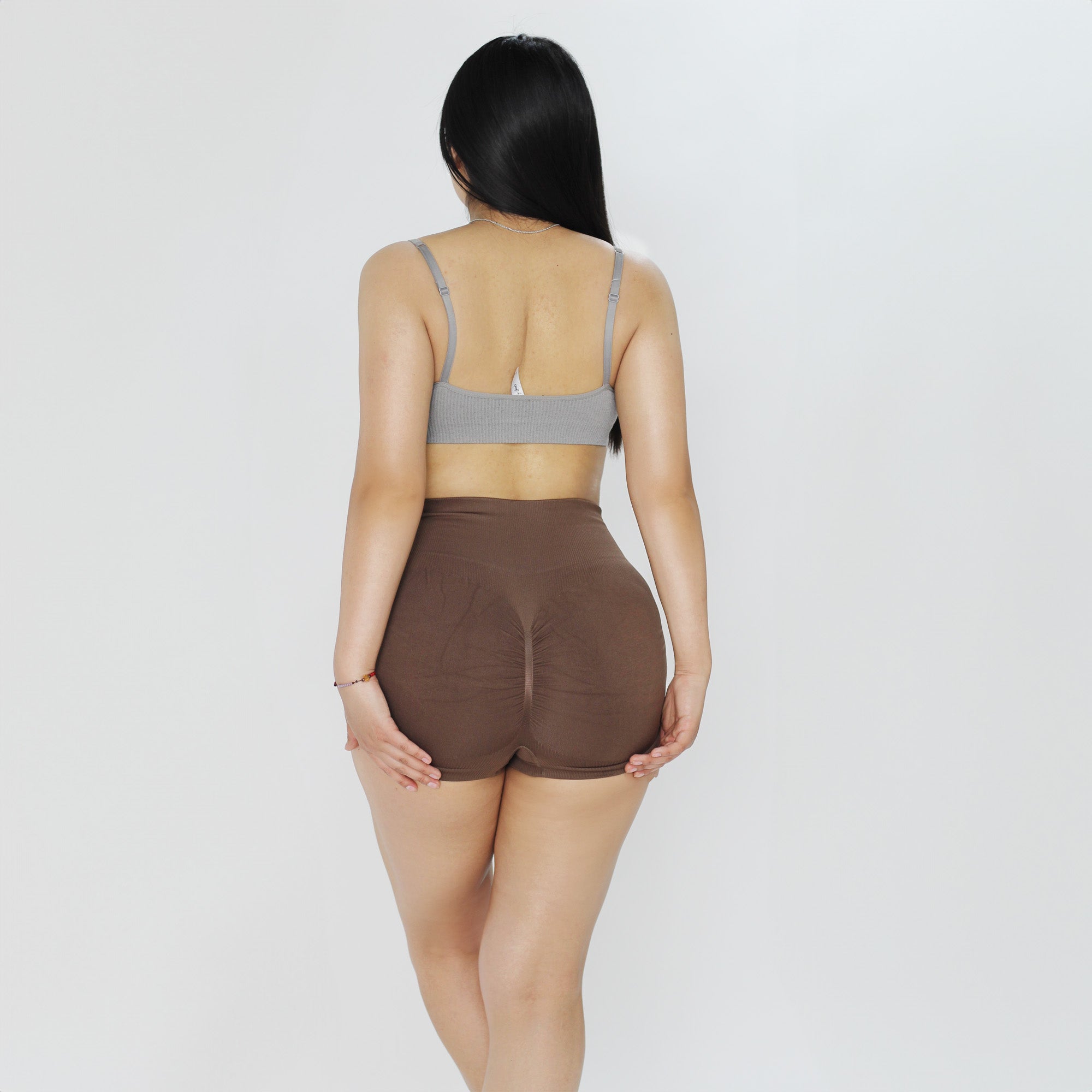 Short Deportivo push up con arruga lateral - brown