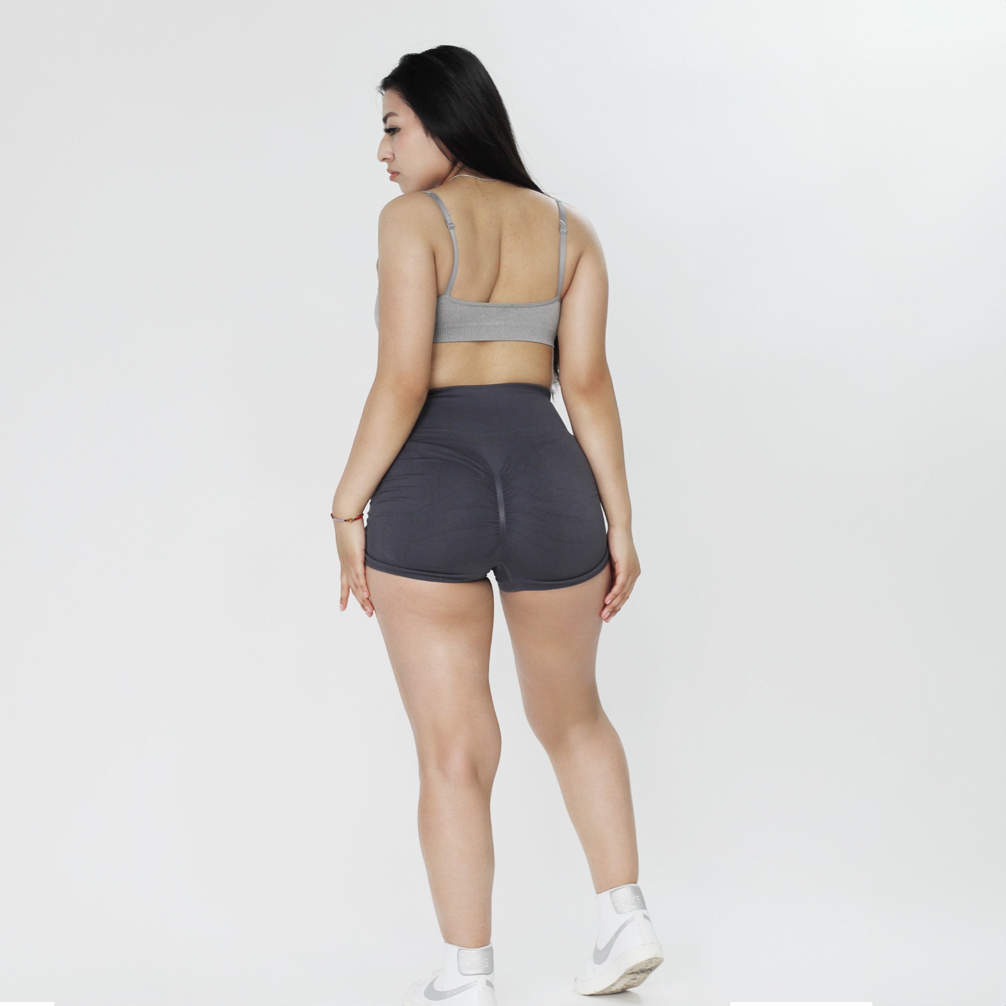 Short Deportivo push up con arruga lateral - Grey