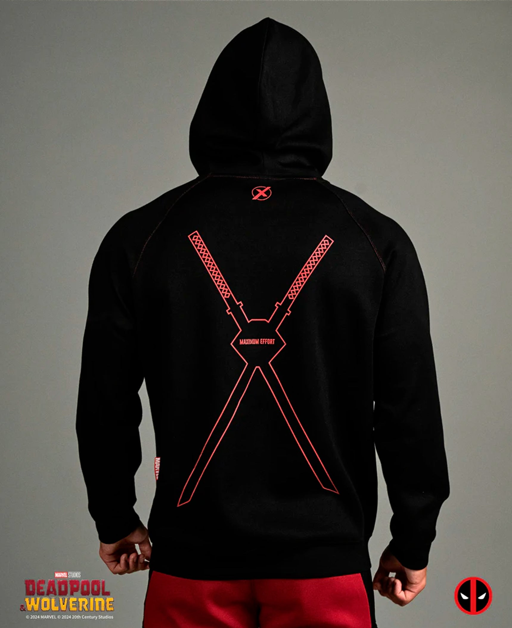 Poleron canguro con capucha DEADPOOL Maximum Effort black