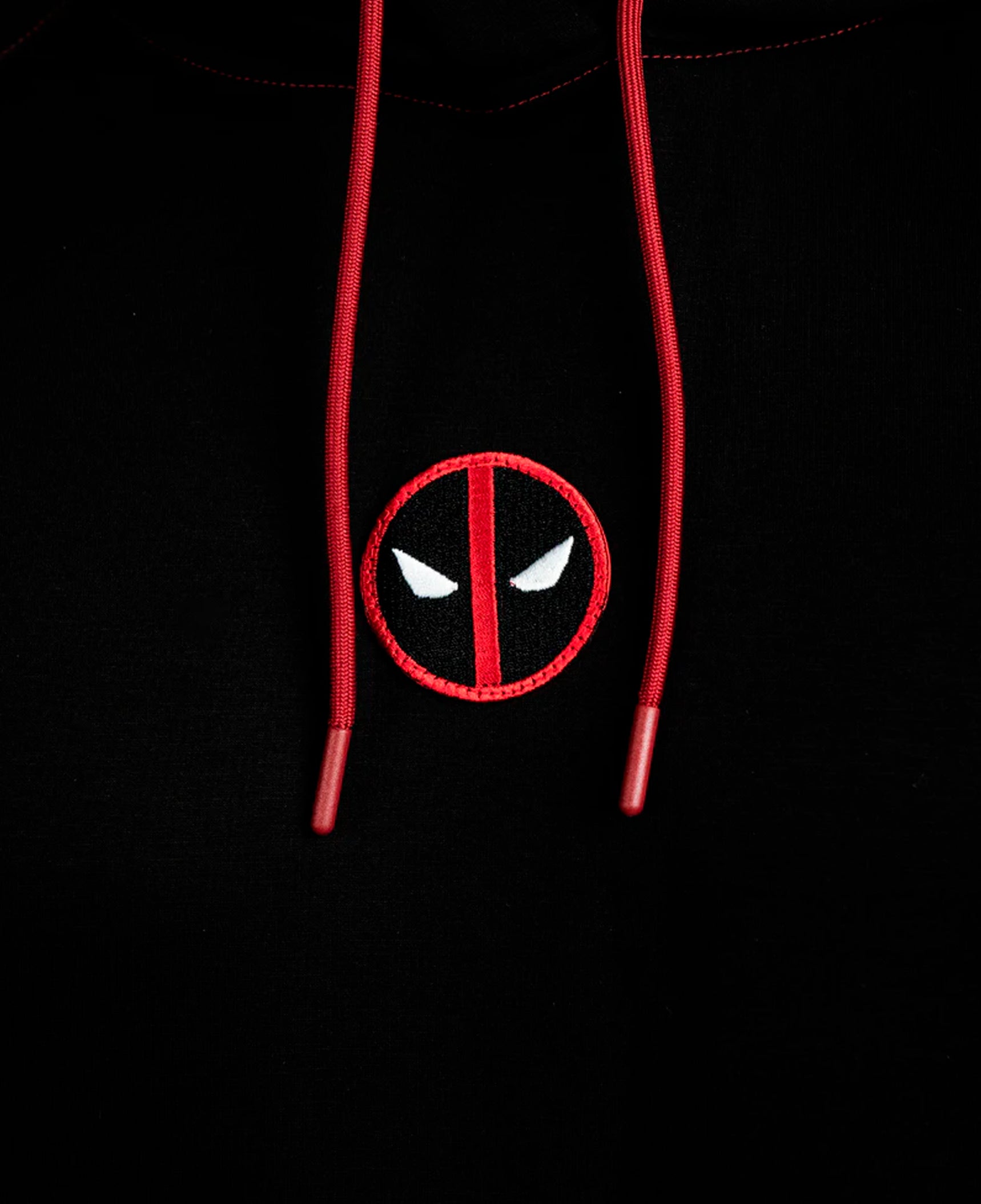 Poleron canguro con capucha DEADPOOL Maximum Effort black