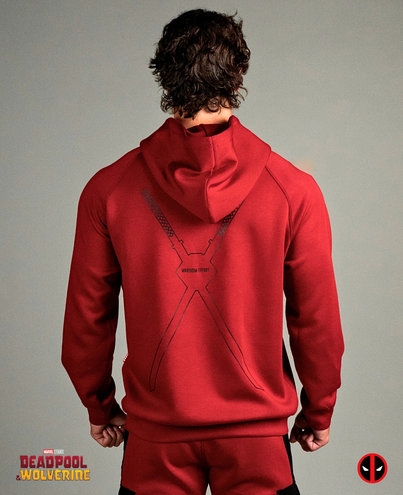 Poleron canguro con capucha de DEADPOOL Maximum Effort red