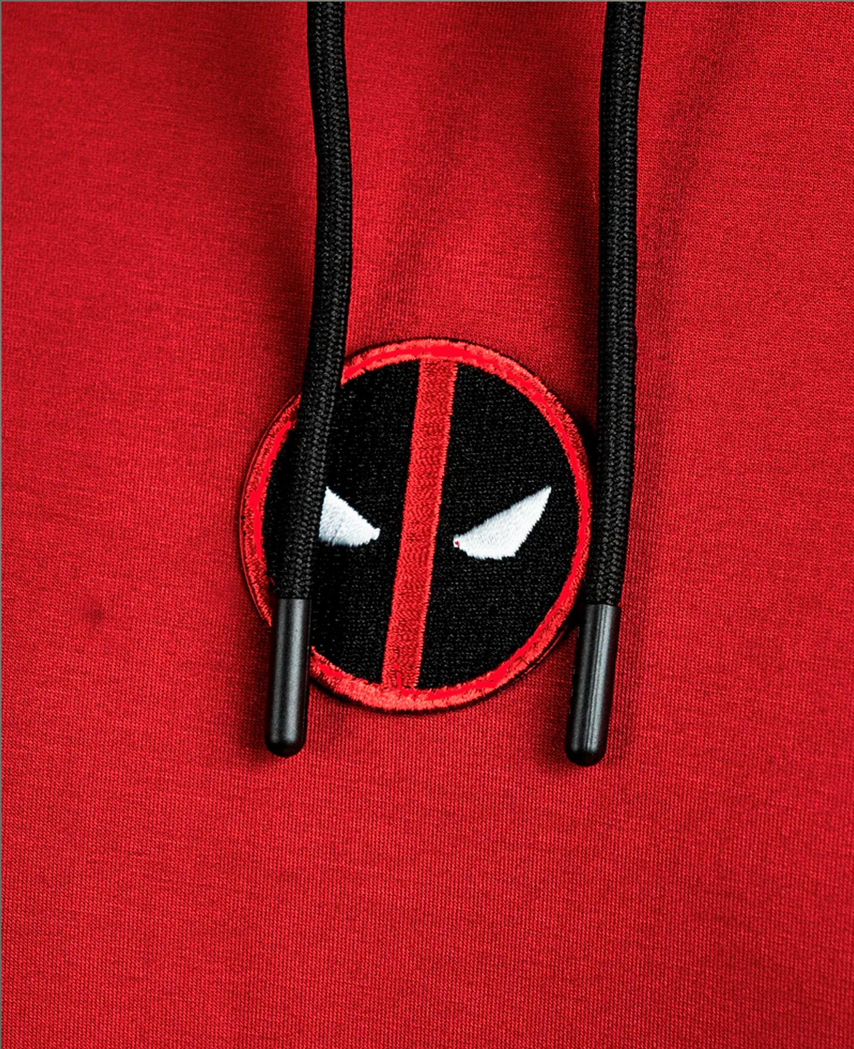 Poleron canguro con capucha de DEADPOOL Maximum Effort red