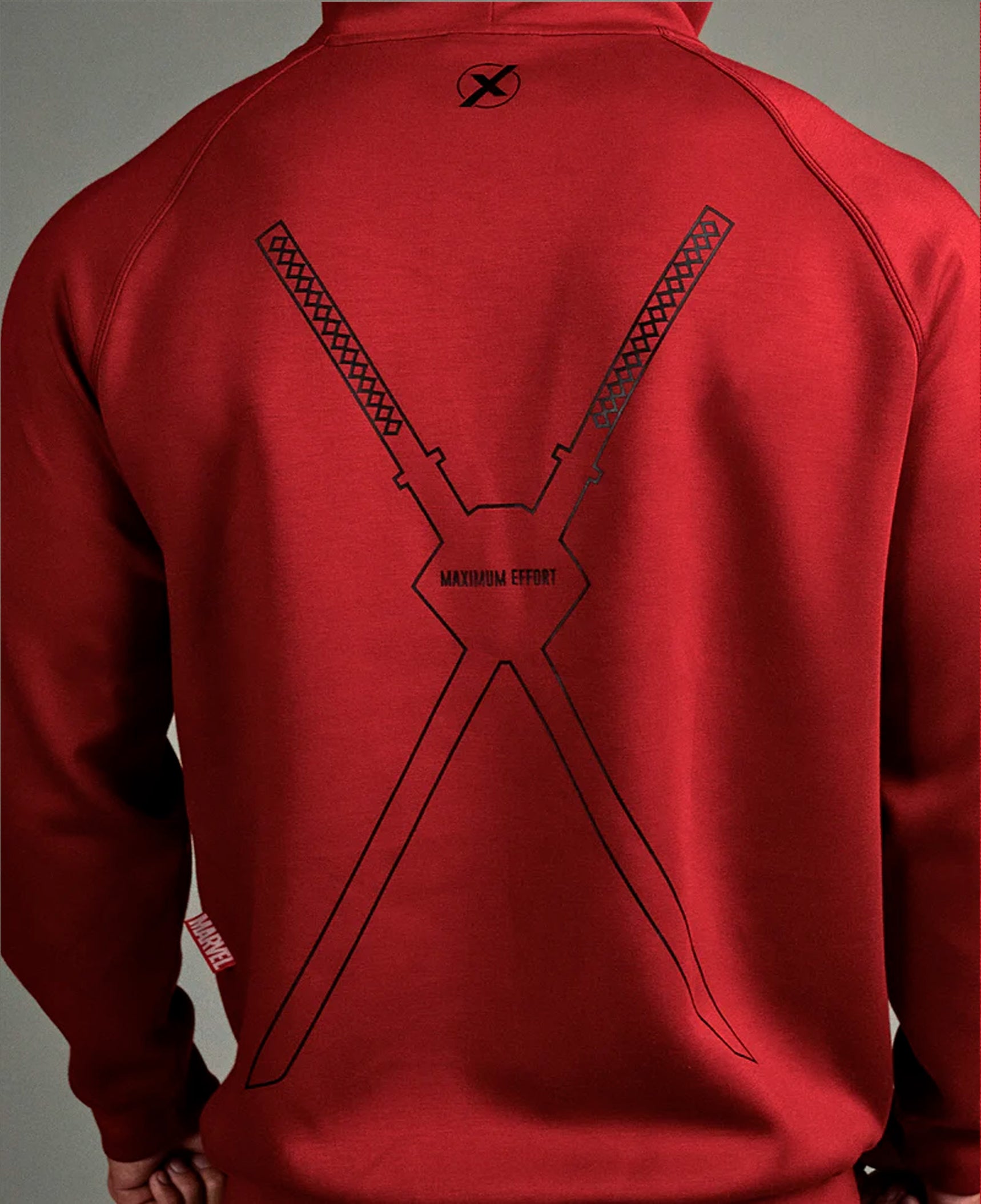 Poleron canguro con capucha de DEADPOOL Maximum Effort red