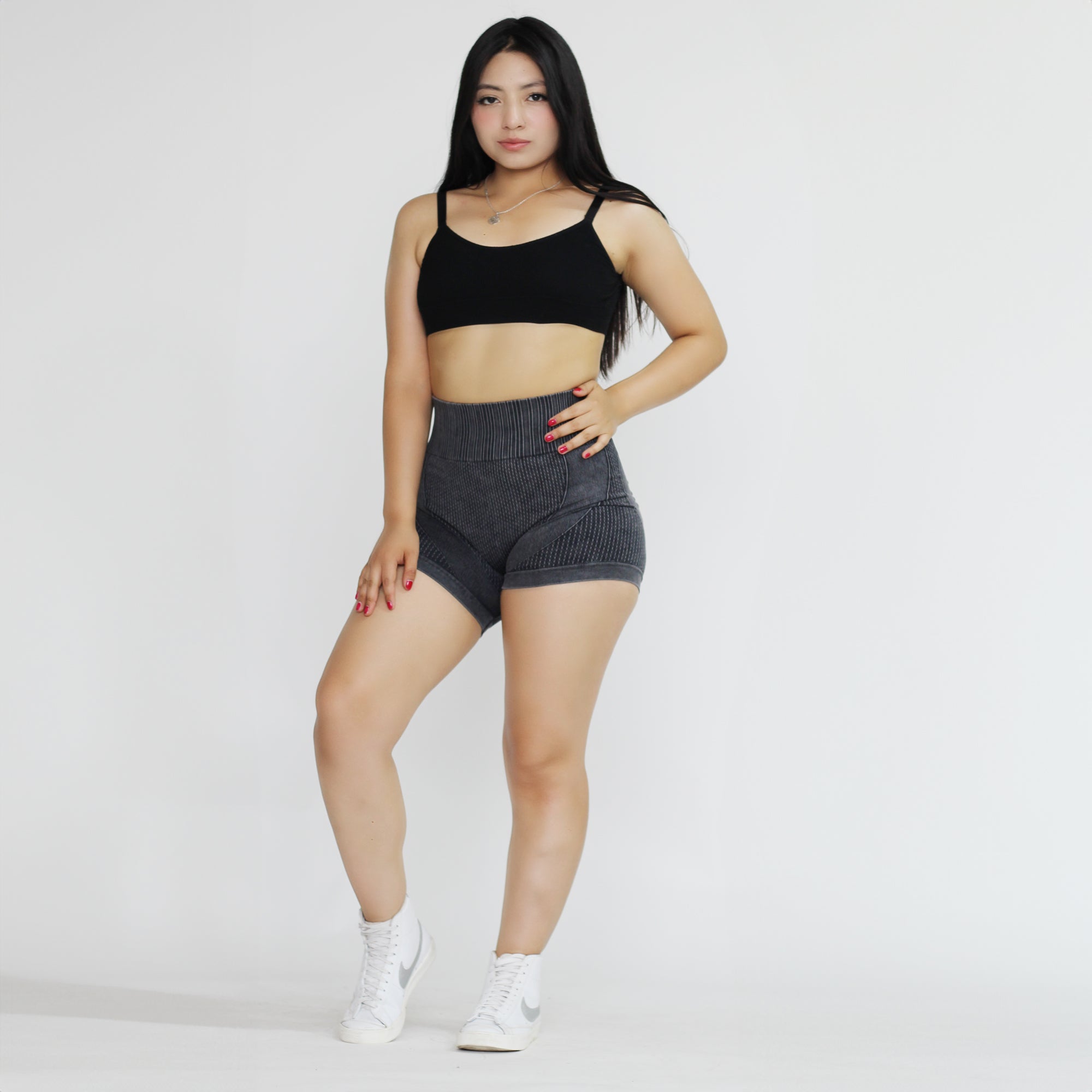 short acid wash de mujer black