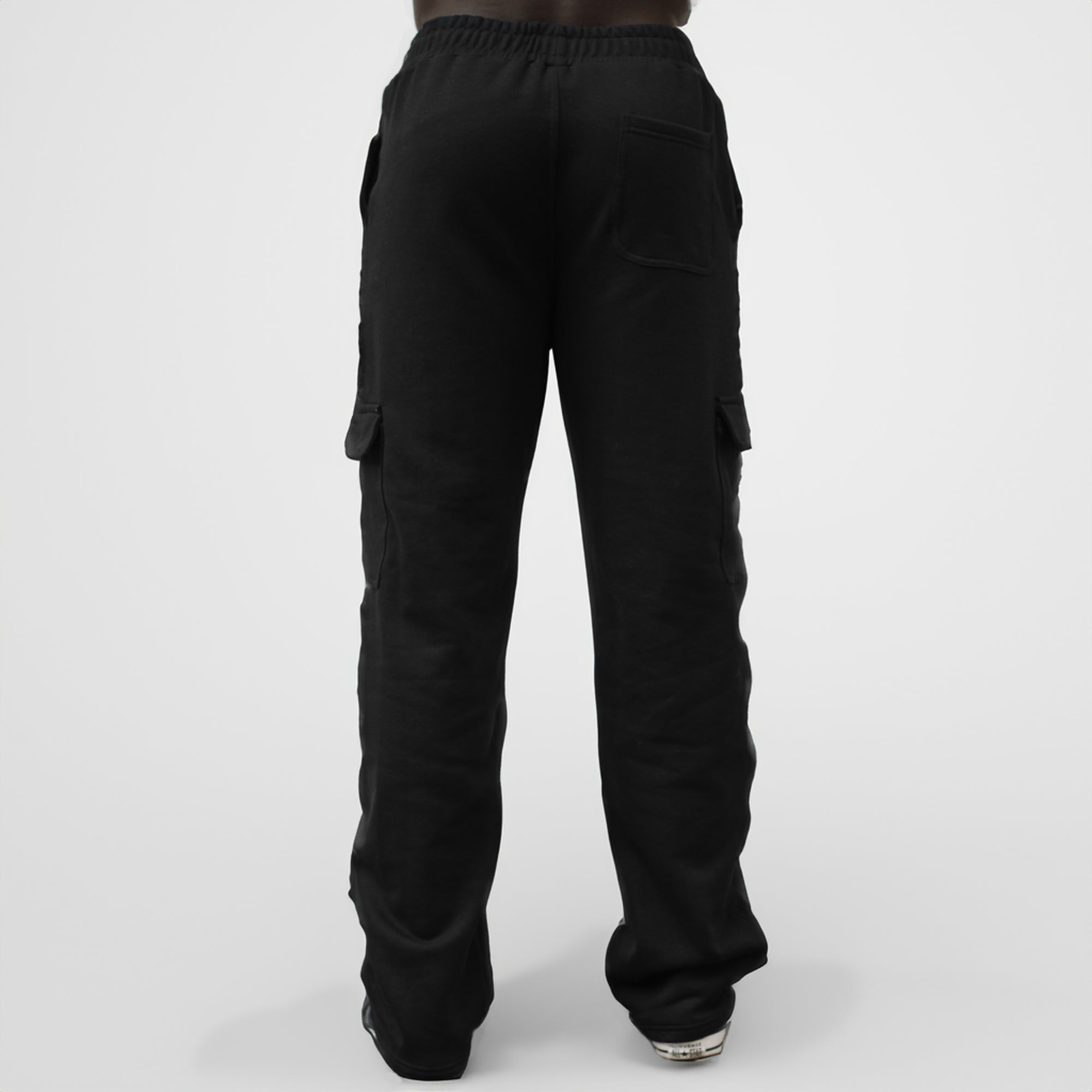 Pantalones cargo holgados con dos bolsillos en color negro