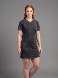 Vestido Polera Acid Wash Cuello V Manga Corta para Mujer | negro